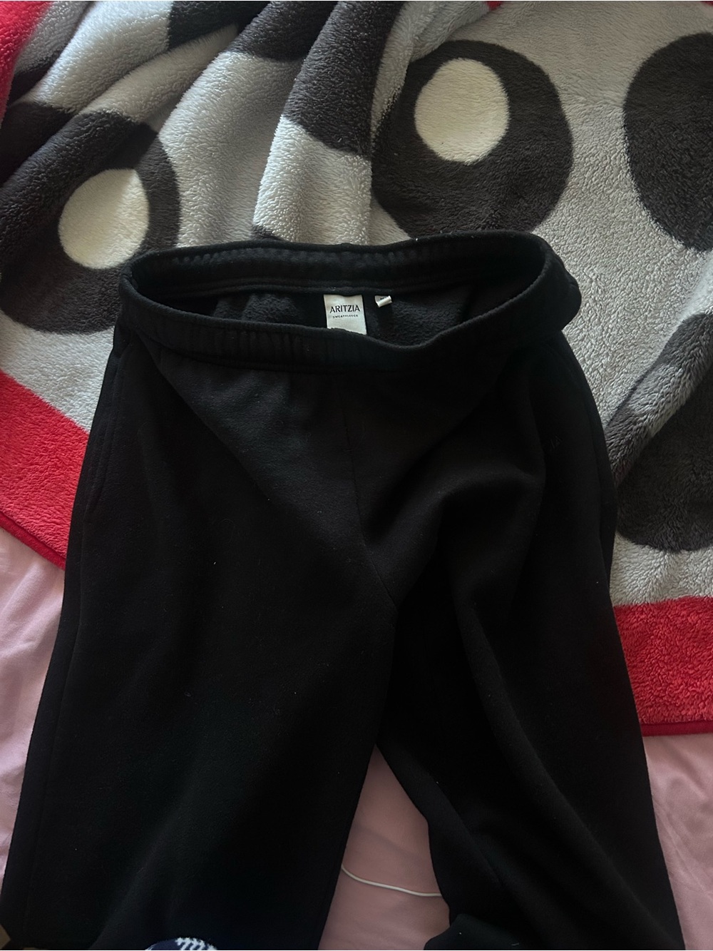 Aritzia mega Black sweat fleece pants
